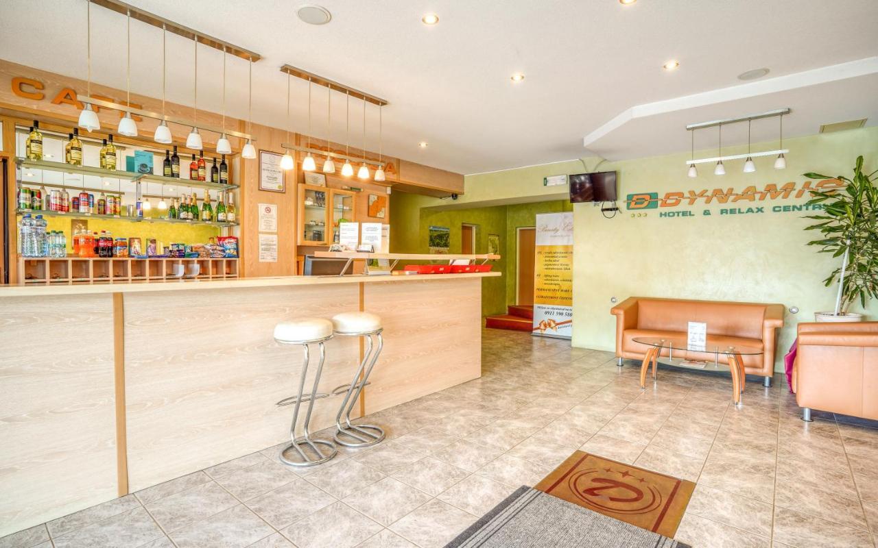 Hotel Dynamic Nova Dubnica Экстерьер фото