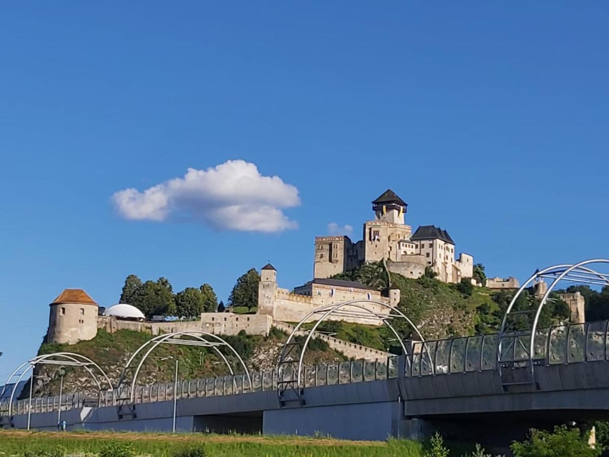 Hotel Dynamic Nova Dubnica Экстерьер фото