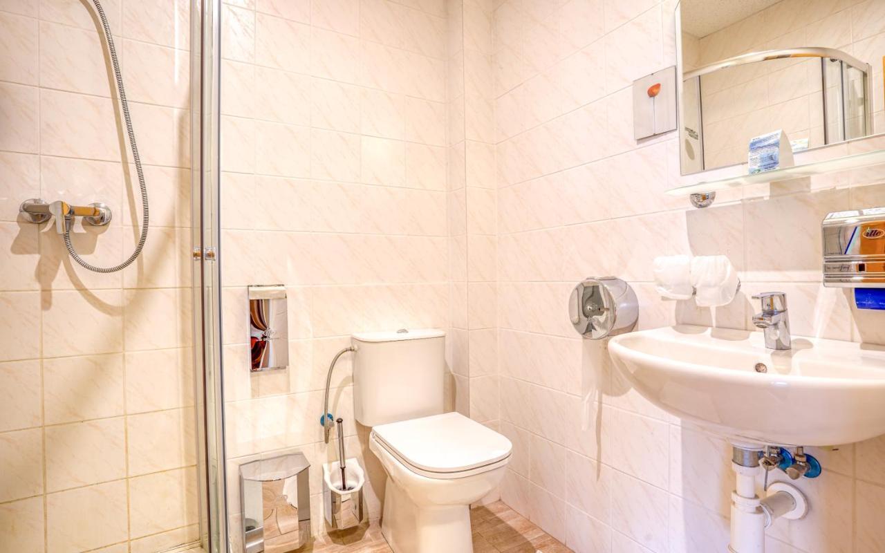 Hotel Dynamic Nova Dubnica Экстерьер фото