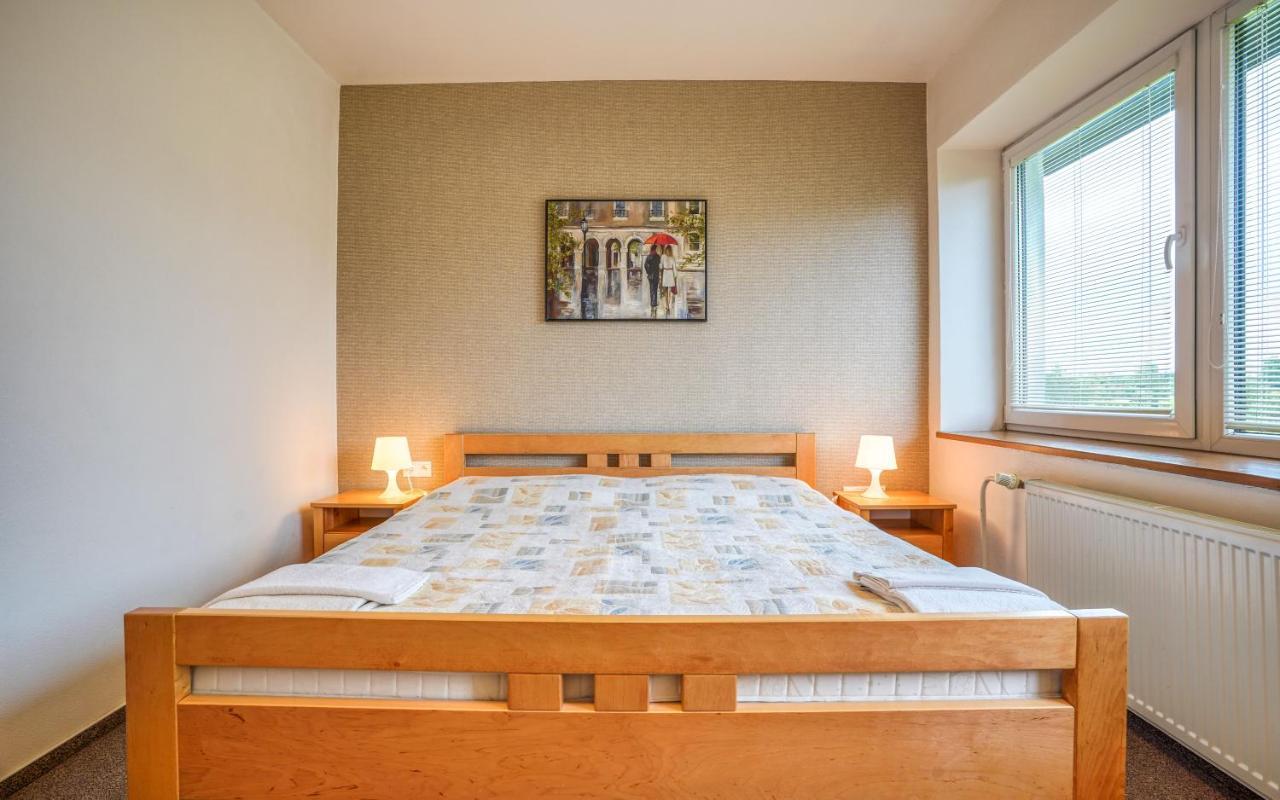 Hotel Dynamic Nova Dubnica Экстерьер фото