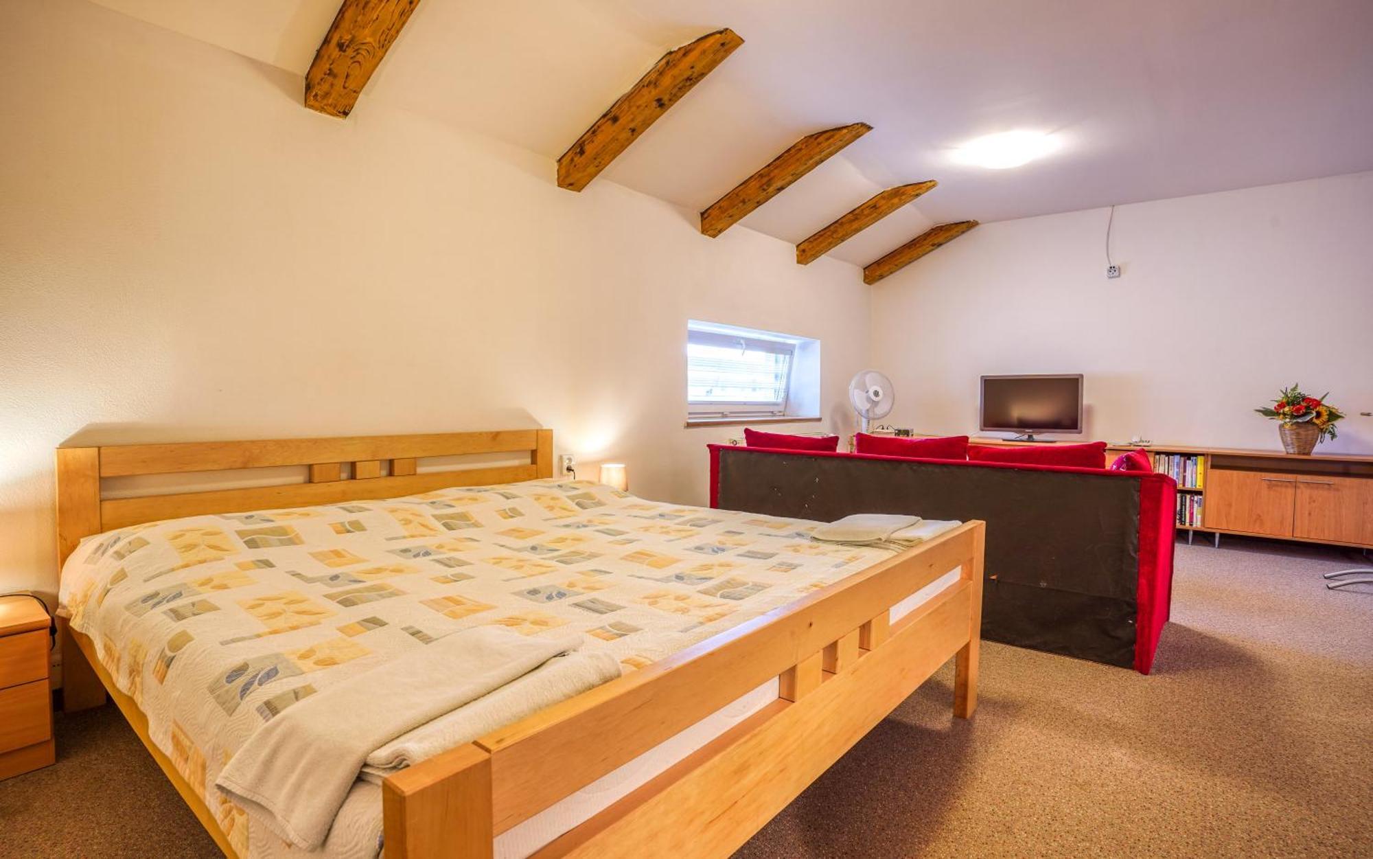 Hotel Dynamic Nova Dubnica Экстерьер фото