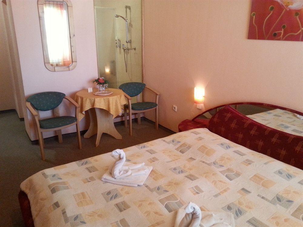 Hotel Dynamic Nova Dubnica Экстерьер фото