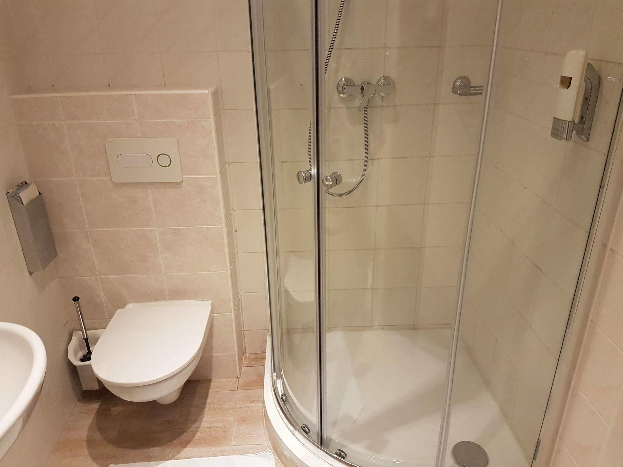 Hotel Dynamic Nova Dubnica Экстерьер фото